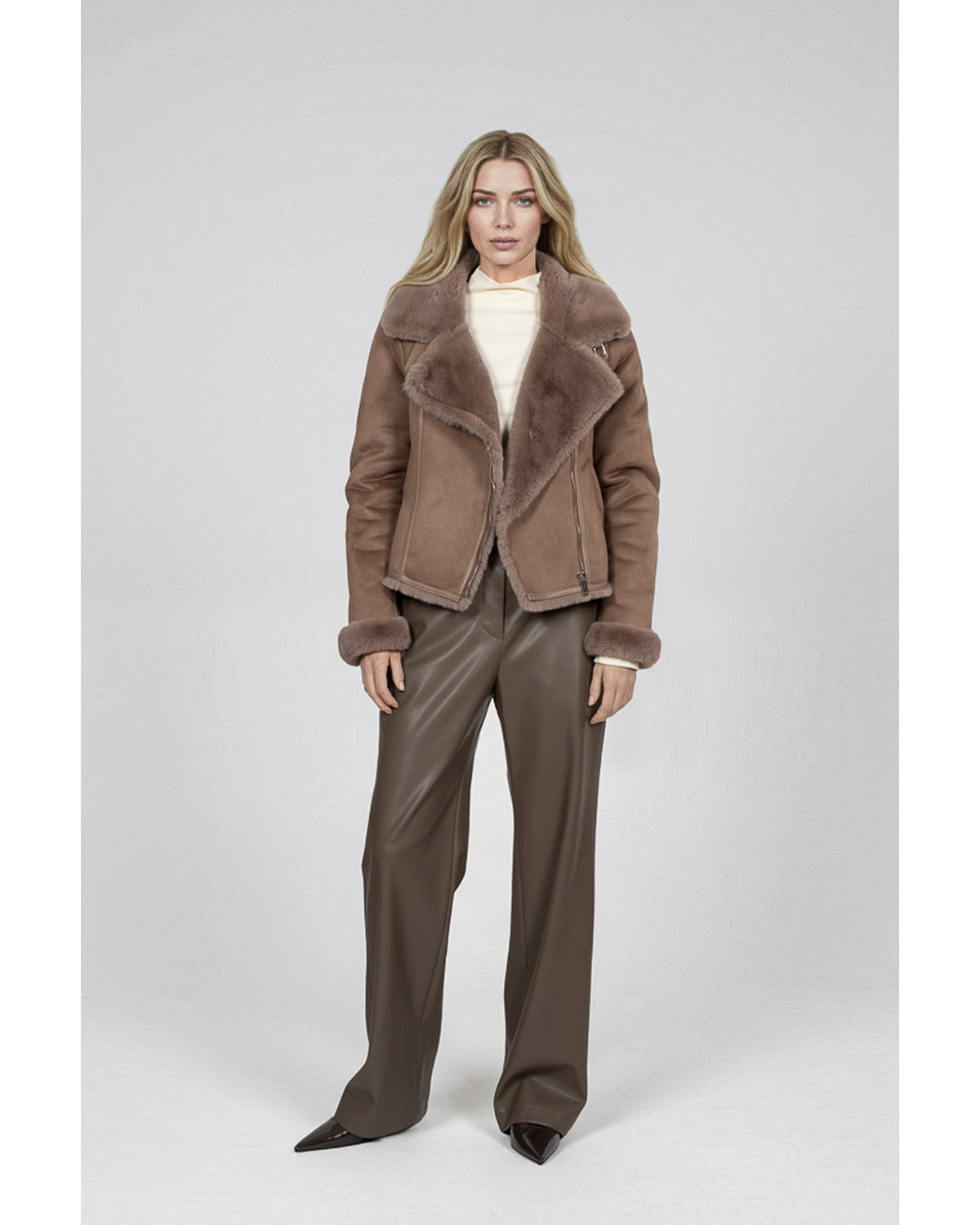 16200135-BROWN_21_2.jpg