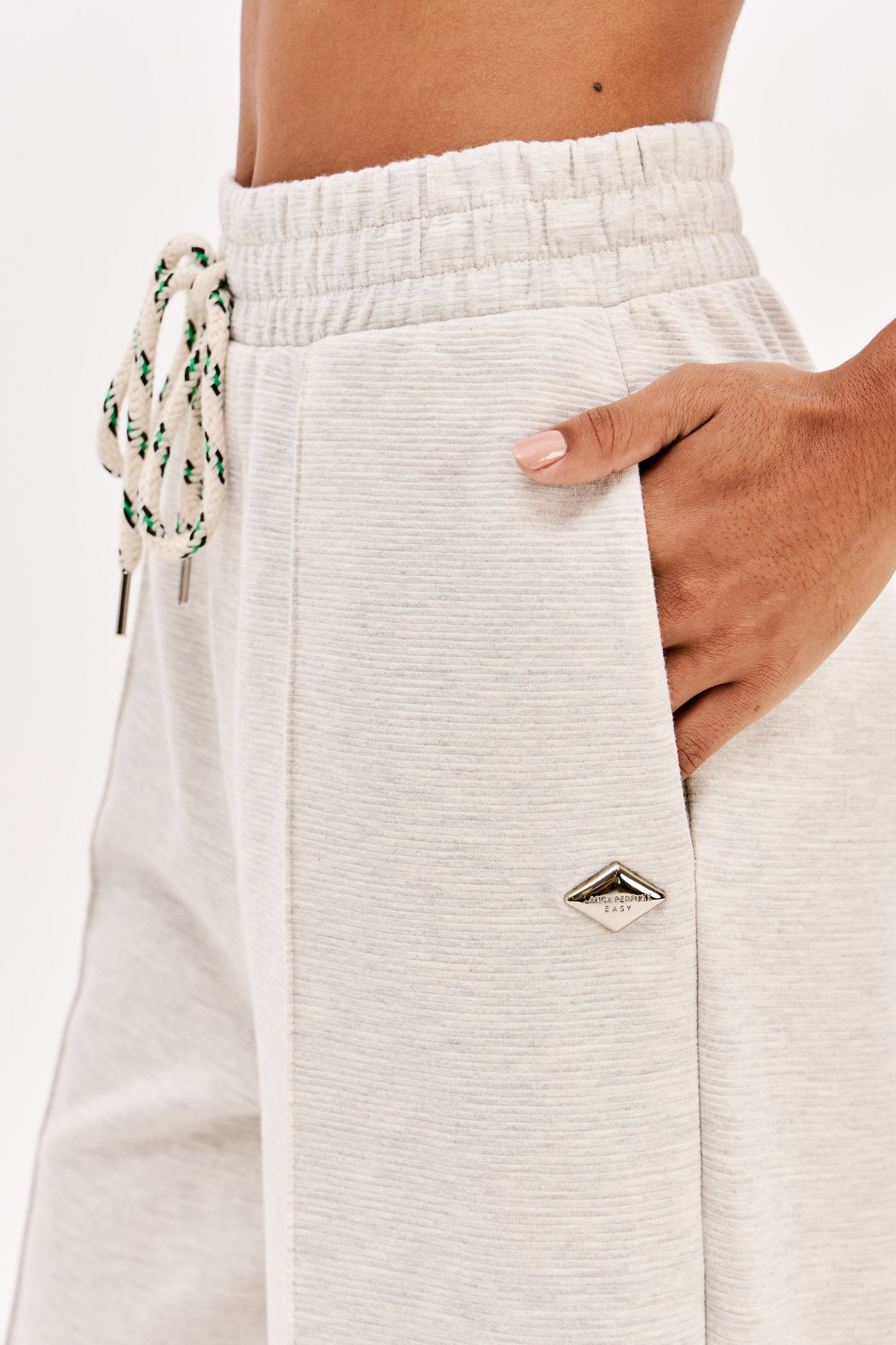 502CF003101_8_3.jpg
