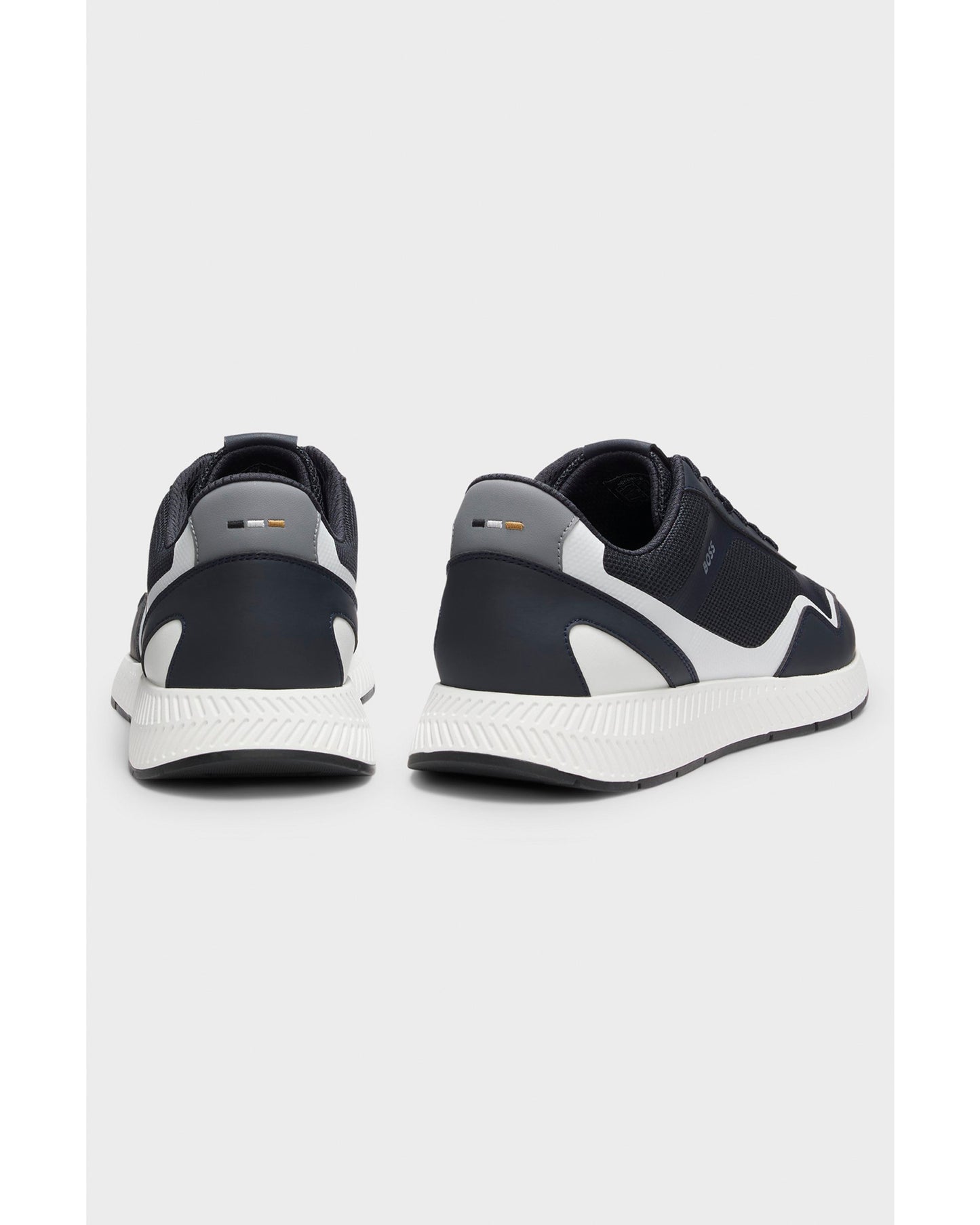 50568928-410_3_4.jpg