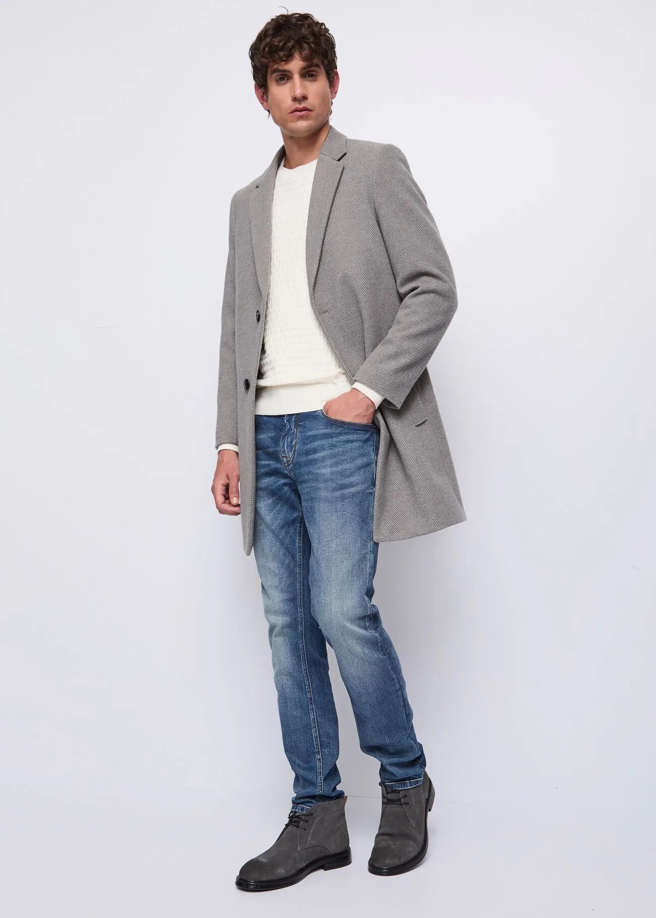 521GU35017-2011_8_0.webp
