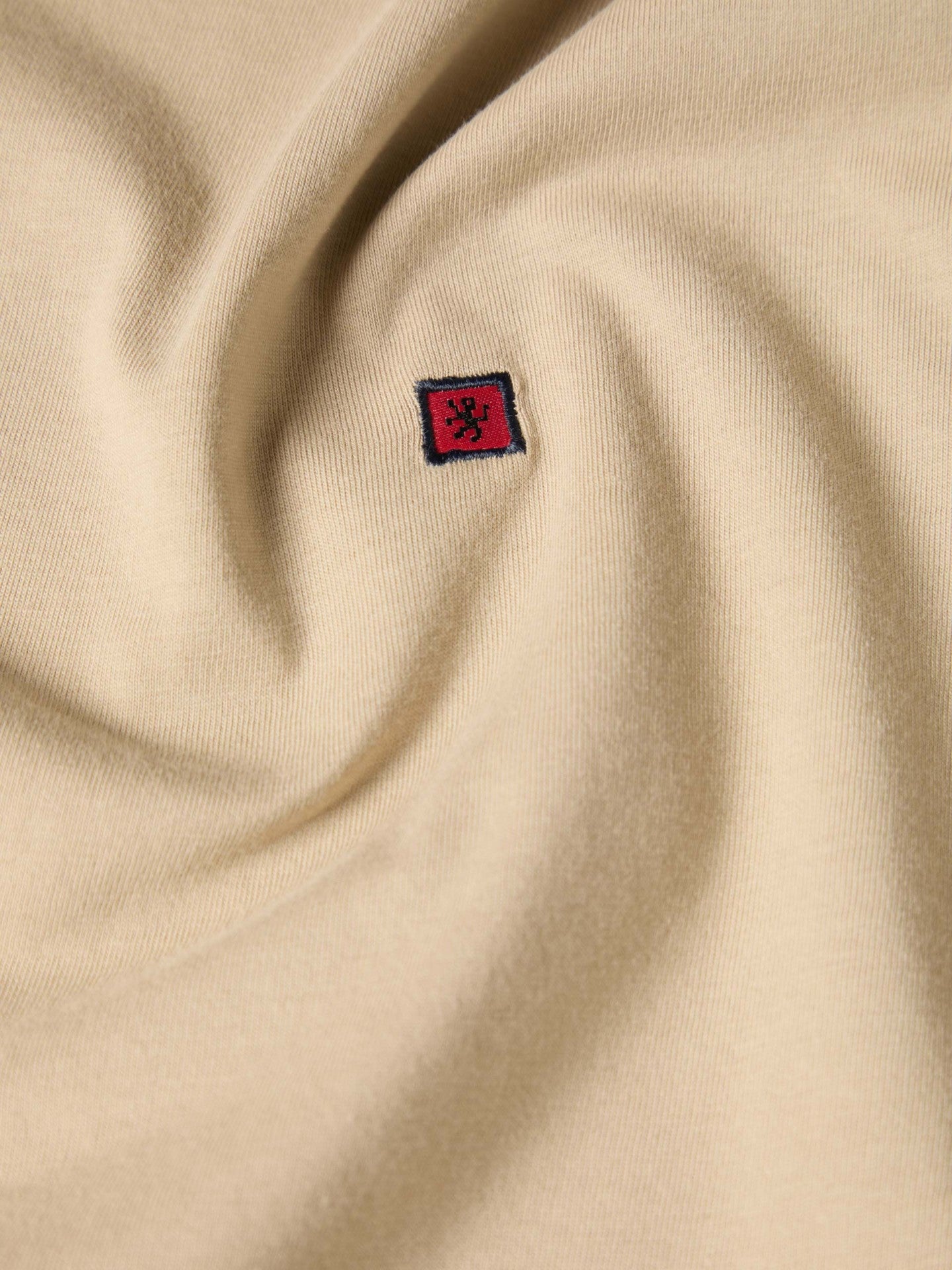 LP007833-049_7_1.jpg