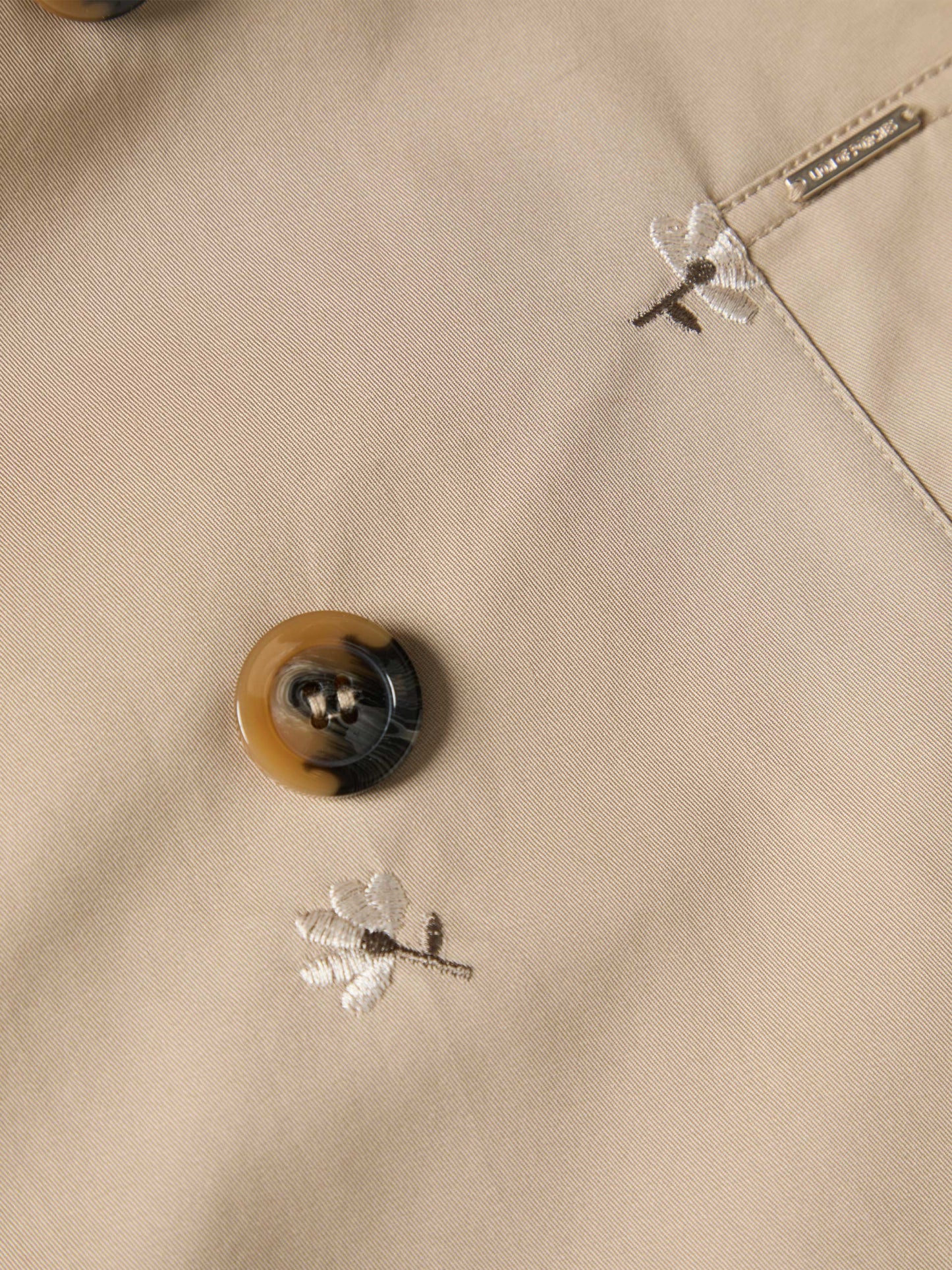 LP008220-033_7_5.jpg